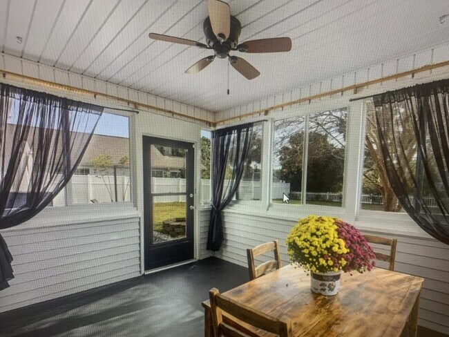 Building Photo - 4910 Darby Ln