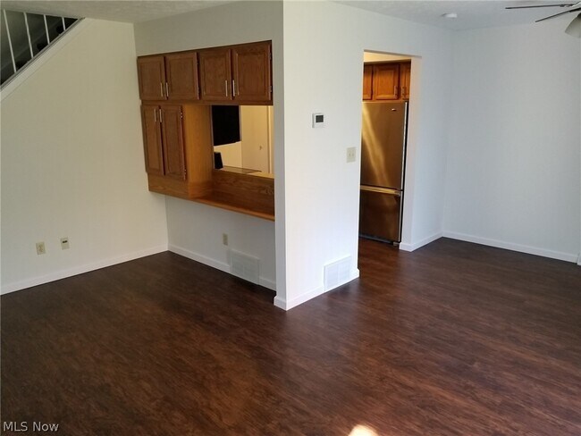 Building Photo - 9997 Independence Dr