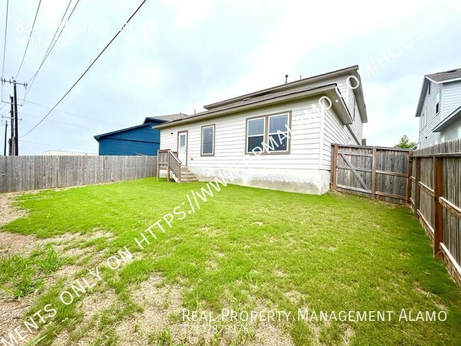 Building Photo - Amazing Two-Story 4 Bedroom / 2.5 Bath Hom...