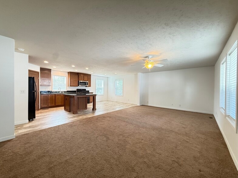 Building Photo - 2018 Lark Ln NW