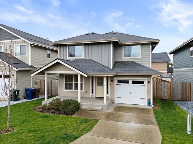 Building Photo - Modern 4-Bed Tacoma Home | Energy Efficien...