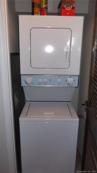 Stackable washer & dryer - 3 Roxbury Ln
