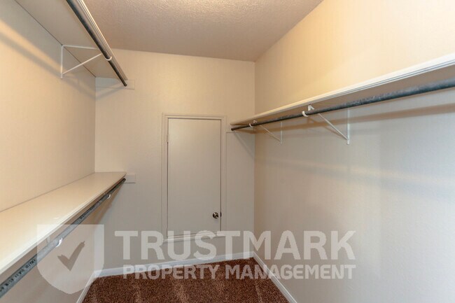 Building Photo - 1905 Elk Trail