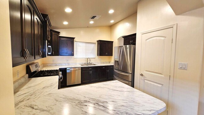 Building Photo - COURTYARD @CIELO VERDE