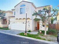 Building Photo - 9030 Hayvenhurst Ave