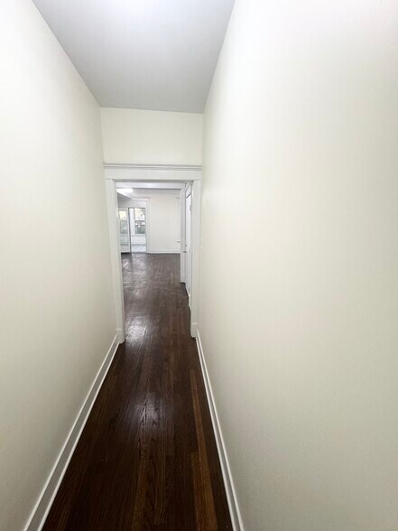 Building Photo - 4313 S King Dr