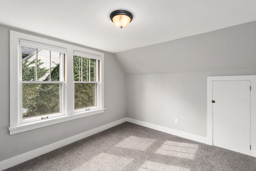 Building Photo - 1011 E Nora Ave