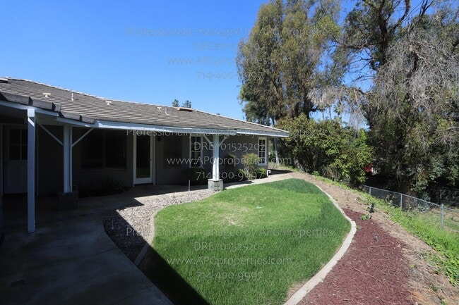 Building Photo - 460 S Bridge View Dr