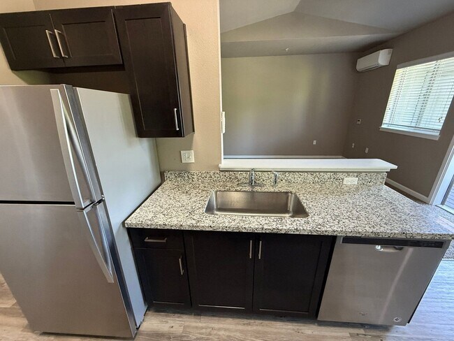 Building Photo - 4225 Hawthorne Ave NE