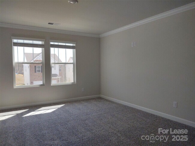 Building Photo - 326 Hyssop Ct