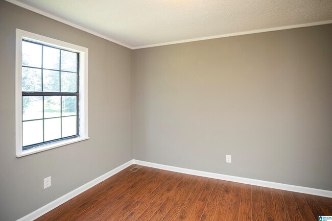 Building Photo - 95 Meadow Ln