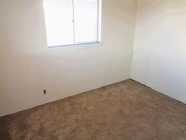 Building Photo - 5120 Antonio Ave