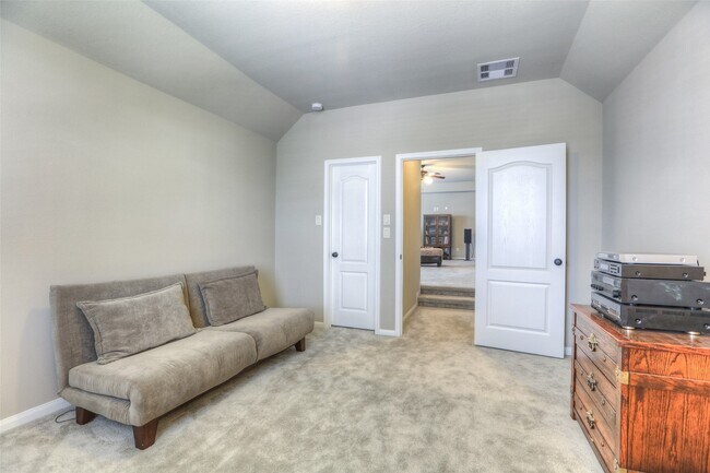 Building Photo - 8106 Little Scarlet St
