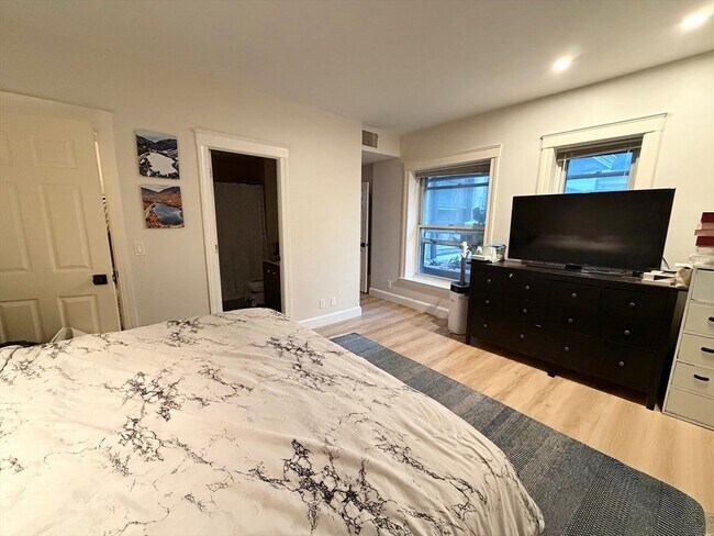 Building Photo - 416 Commonwealth Ave