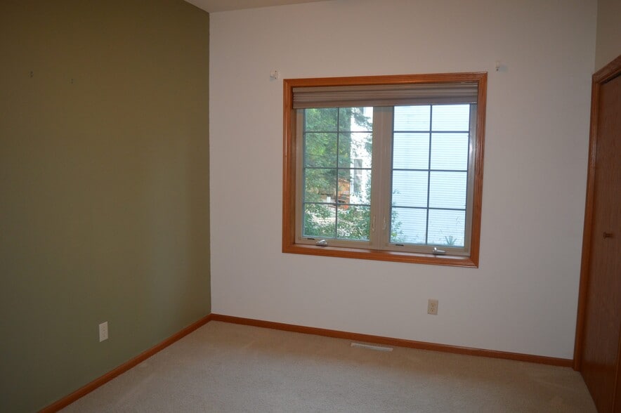 Building Photo - 4734 Bergamot Way