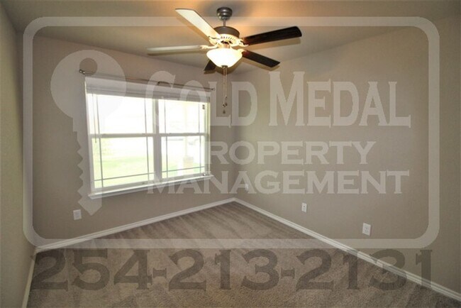 Building Photo - Charming 3-bed, 2-bath home now available ...
