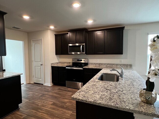 Building Photo - 7326 Anchor Cyn