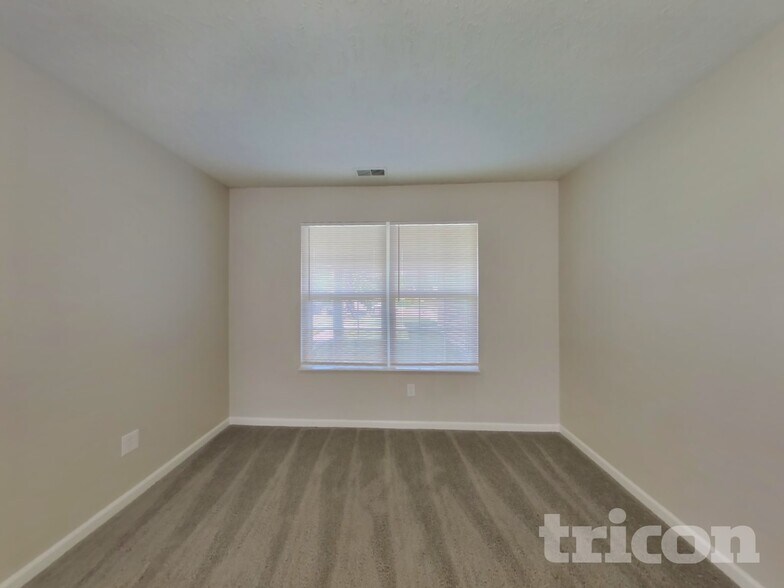 Building Photo - 2497 Foxtail Dr