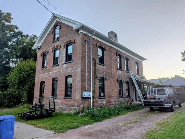 Building Photo - 8 Unity St