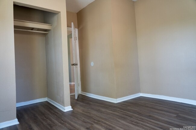 Building Photo - Super Cute 2Bed/1Bath Home for Lease! Available NOW!