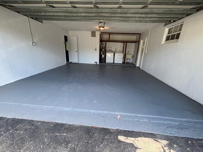 Building Photo - 3296 NW 41st St