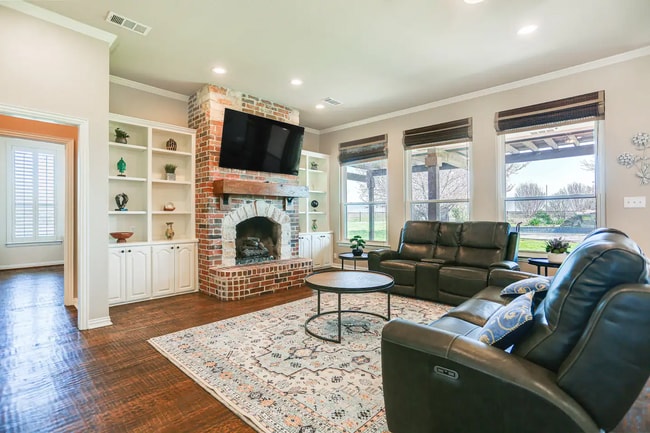 Building Photo - 2045 Weston Rd