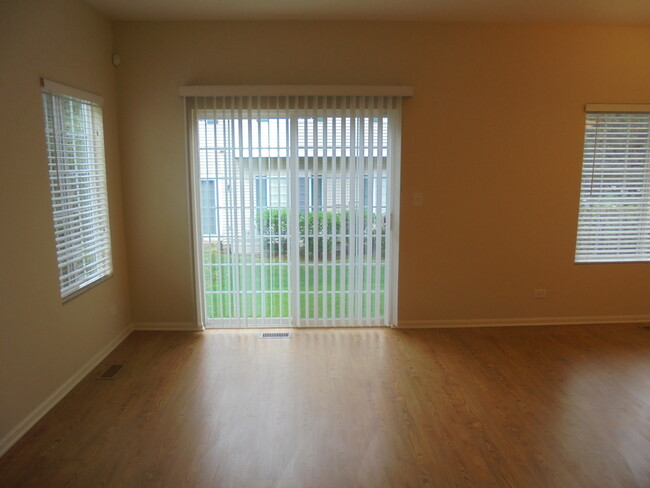 Building Photo - 615 Windsor Dr