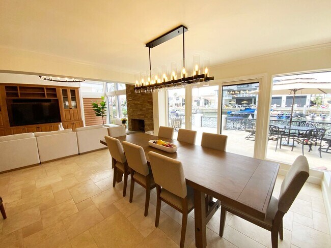 Building Photo - Vacation Home on the Channel Available July 15-Aug 15