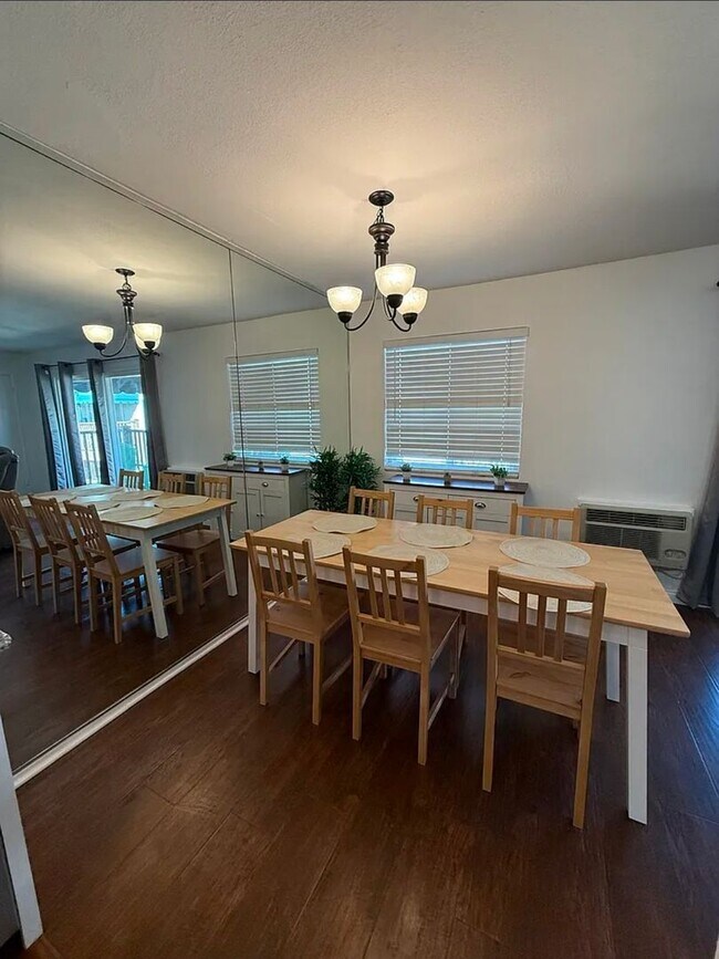 Building Photo - Furnished Top-Floor West LA Townhome Near Sawtelle and UCLA