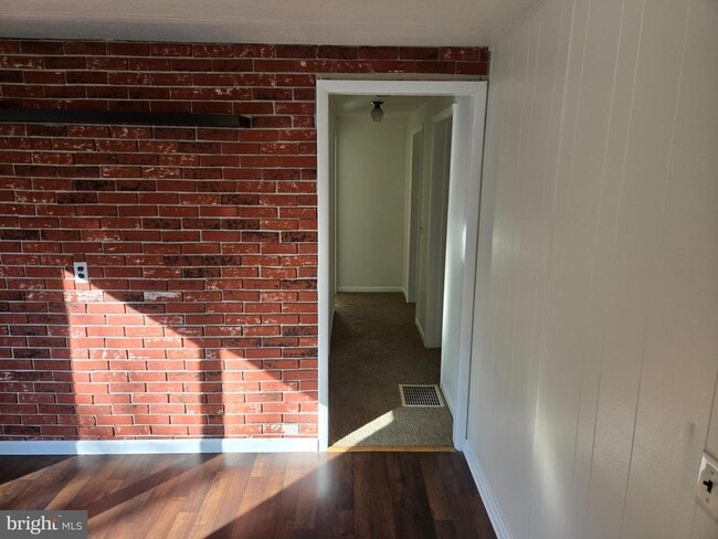 Building Photo - 1207 Deer Creek Church Rd