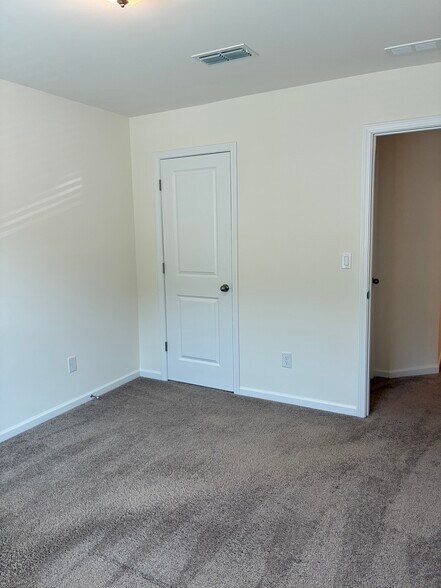 Building Photo - 275 Harpers Run Ln