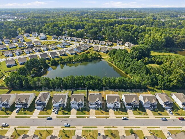 Building Photo - 2230 Bethpage Dr
