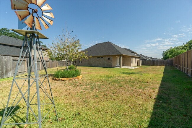 Building Photo - 2572 Ravenna Ct