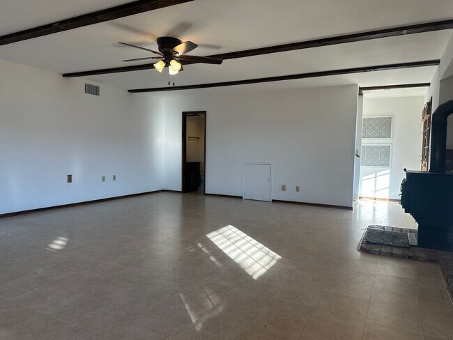 Building Photo - Bear Valley 3+4 with over 4 acres! MUST SEE!