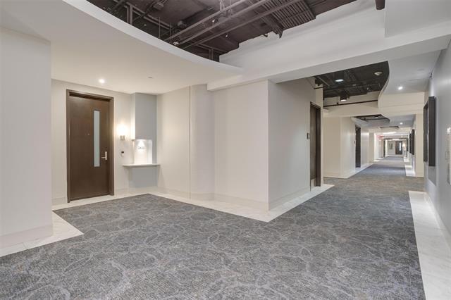 Building Photo - 2600 W 7th St
