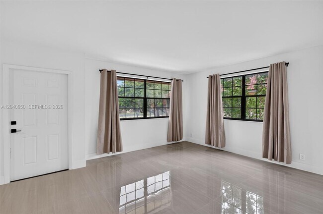 Building Photo - 2830 Coral Springs Dr