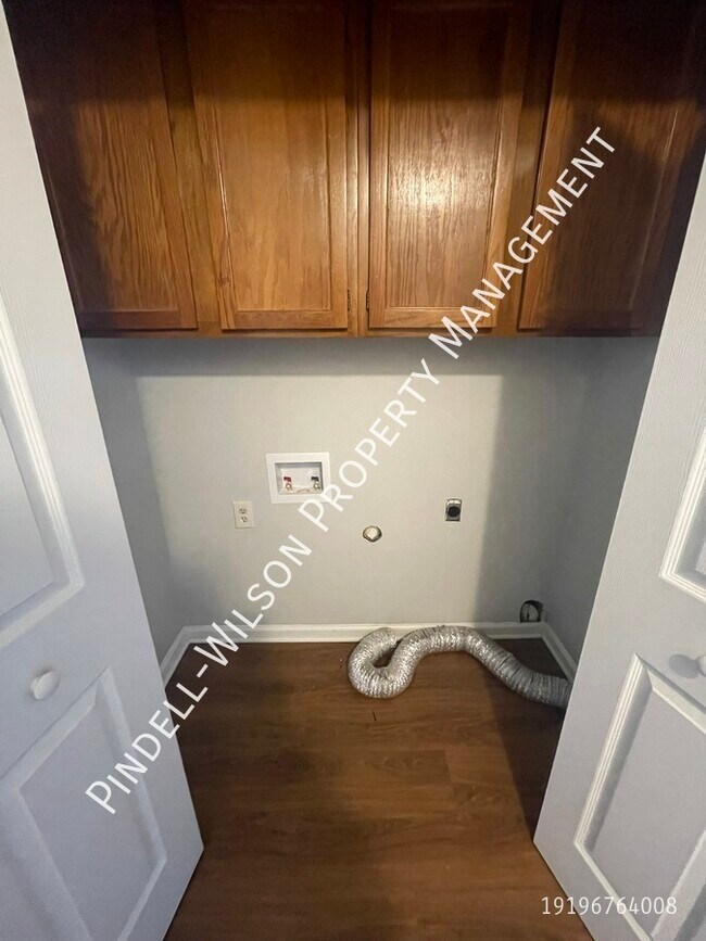 Building Photo - 6522 English Oaks Dr