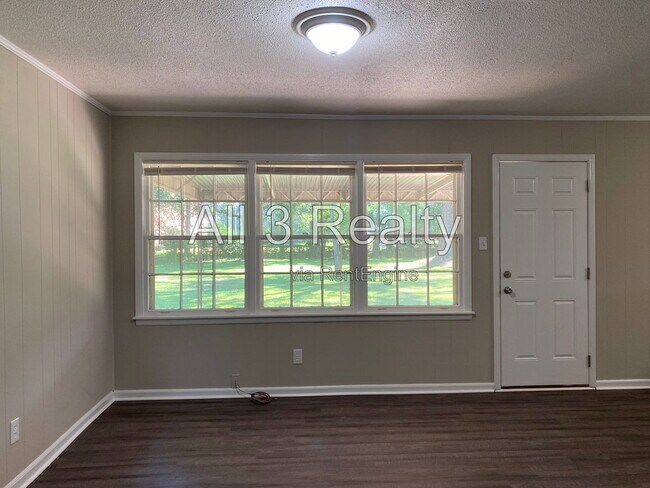 Building Photo - 306 Oakwild Dr