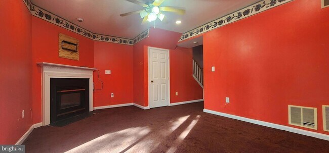 Building Photo - 3001 Cahill Ln