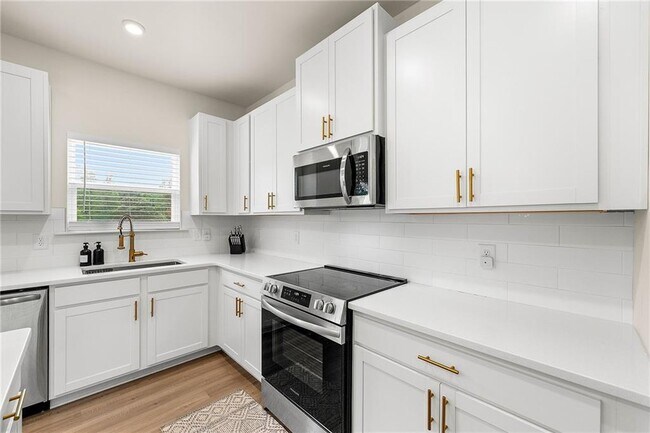 Building Photo - 228 Whitneys Wy