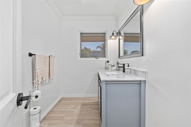 Building Photo - 600 Cliff Dr