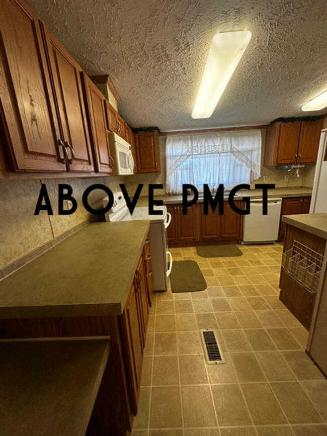 Building Photo - Campobello Country Living