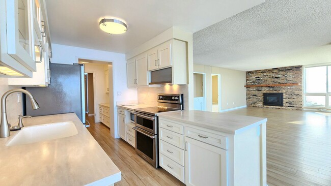 Building Photo - 2 Bedroom Condo in Mukilteo Available Now!