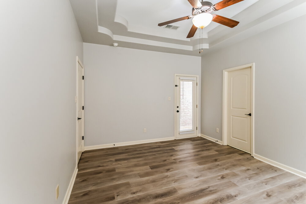 Building Photo - 305 Garden Springs Dr