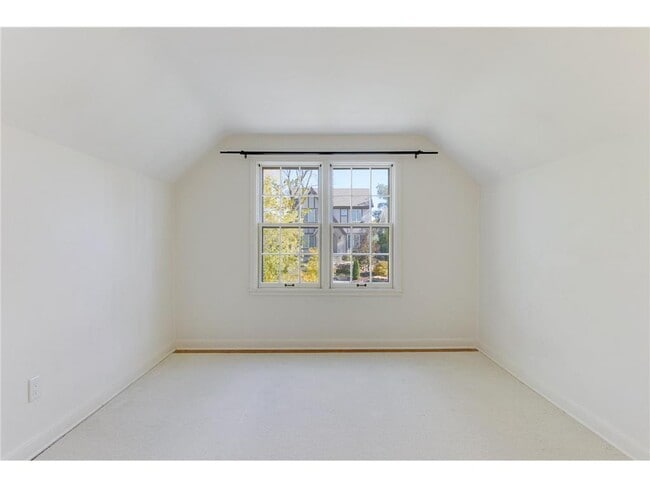 Building Photo - 4020 Ewing Ave S