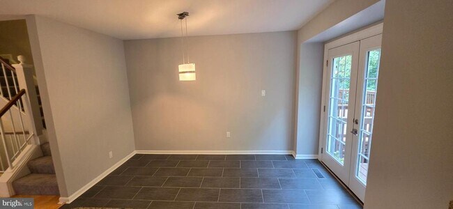 Building Photo - 1353 Templeton Pl