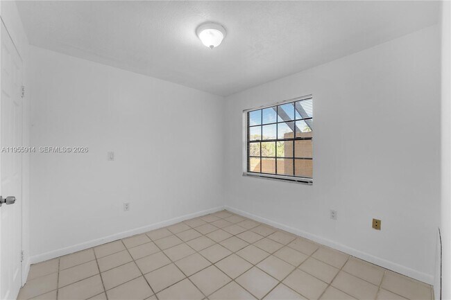 Building Photo - 6114 SW 127th Pl