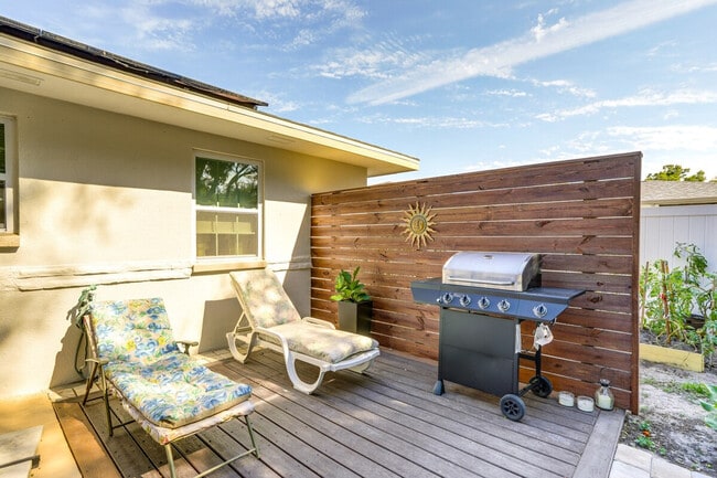 Building Photo - 12 S Arcturas Ave