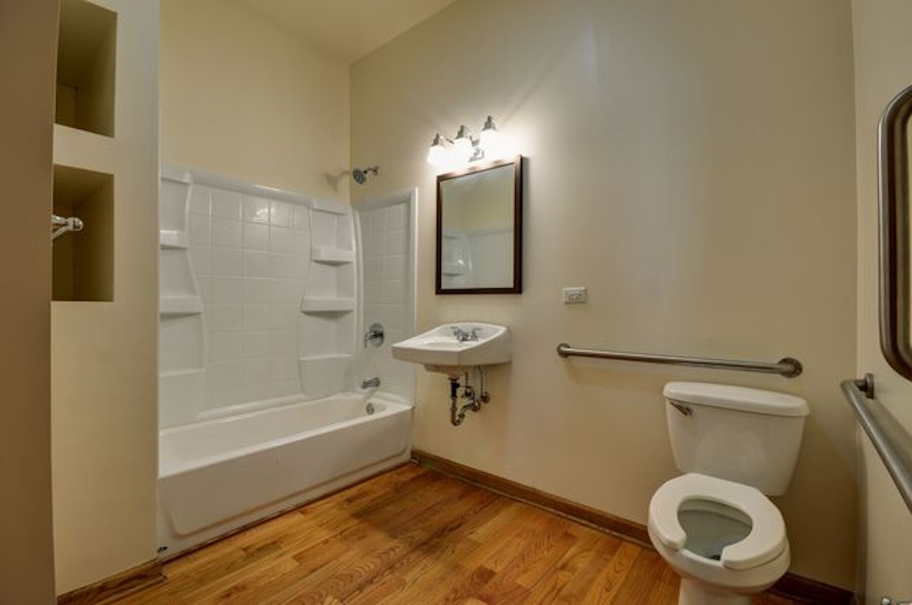 Building Photo - 123 N Jefferson St