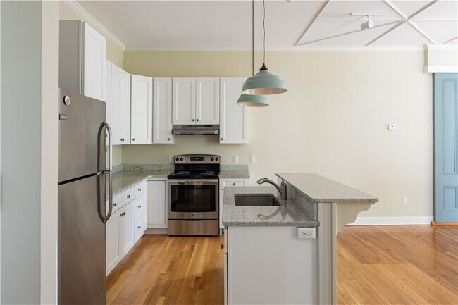 Building Photo - 29 Champlin St